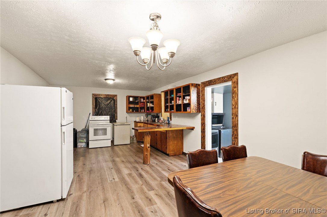 410 S Main St Property Photo 14