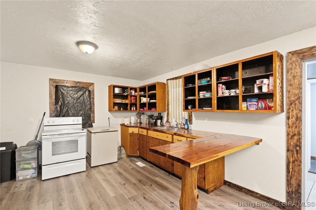 410 S Main St Property Photo 16