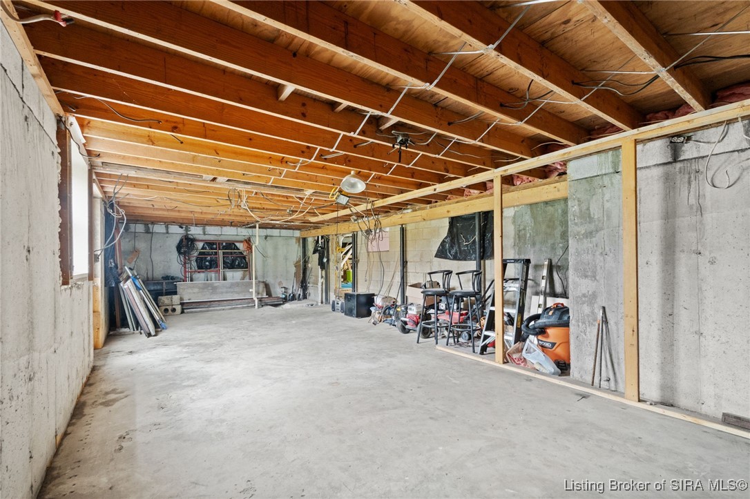 410 S Main St Property Photo 40