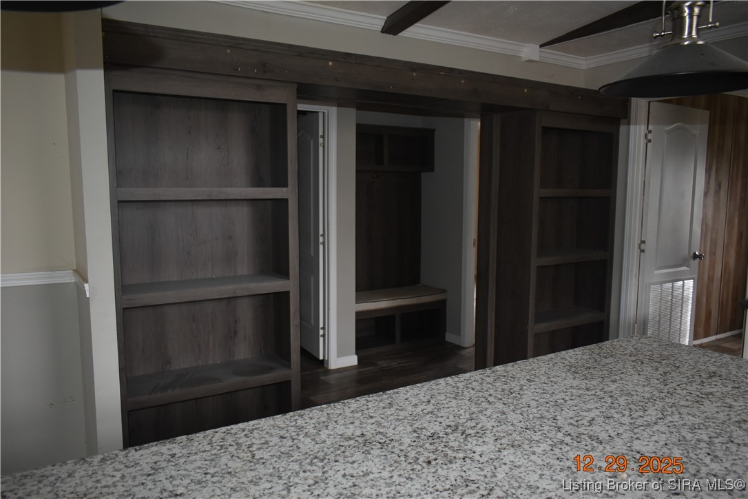 28 E Vine Street Property Photo 11