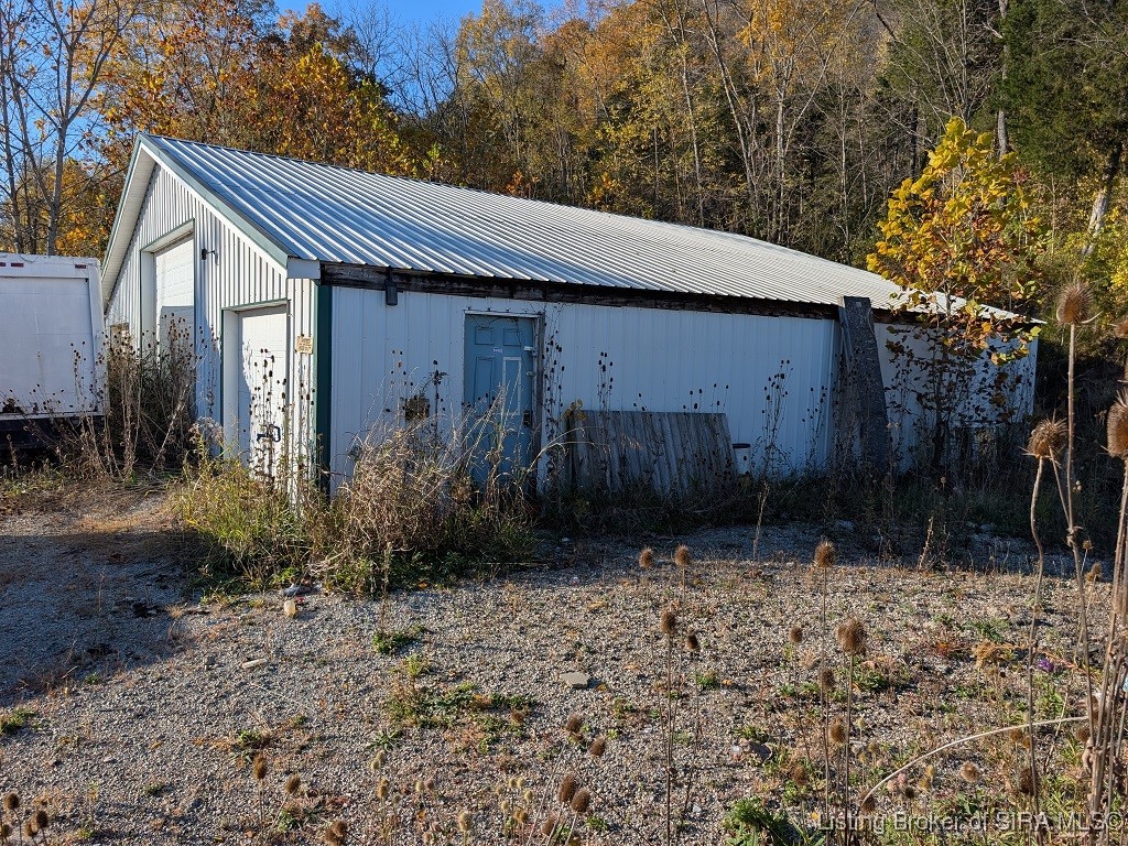 5595 State Road 56 Property Photo 2