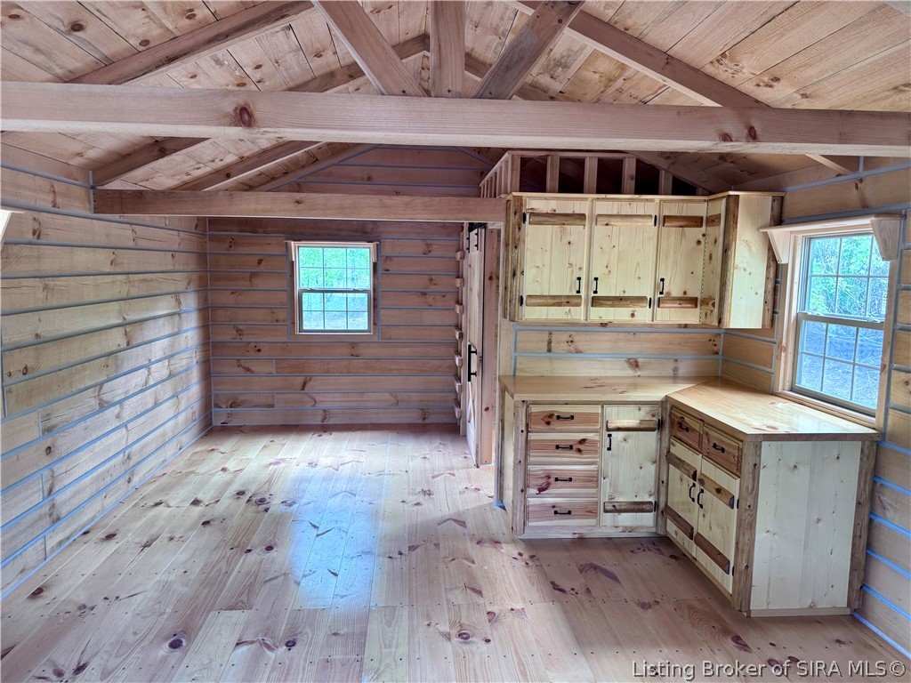 5 In-237 Property Photo 33