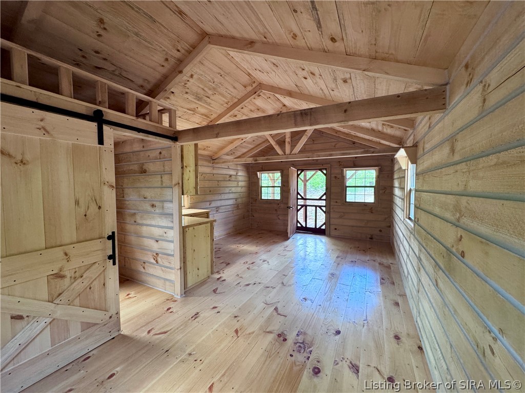 5 In-237 Property Photo 37