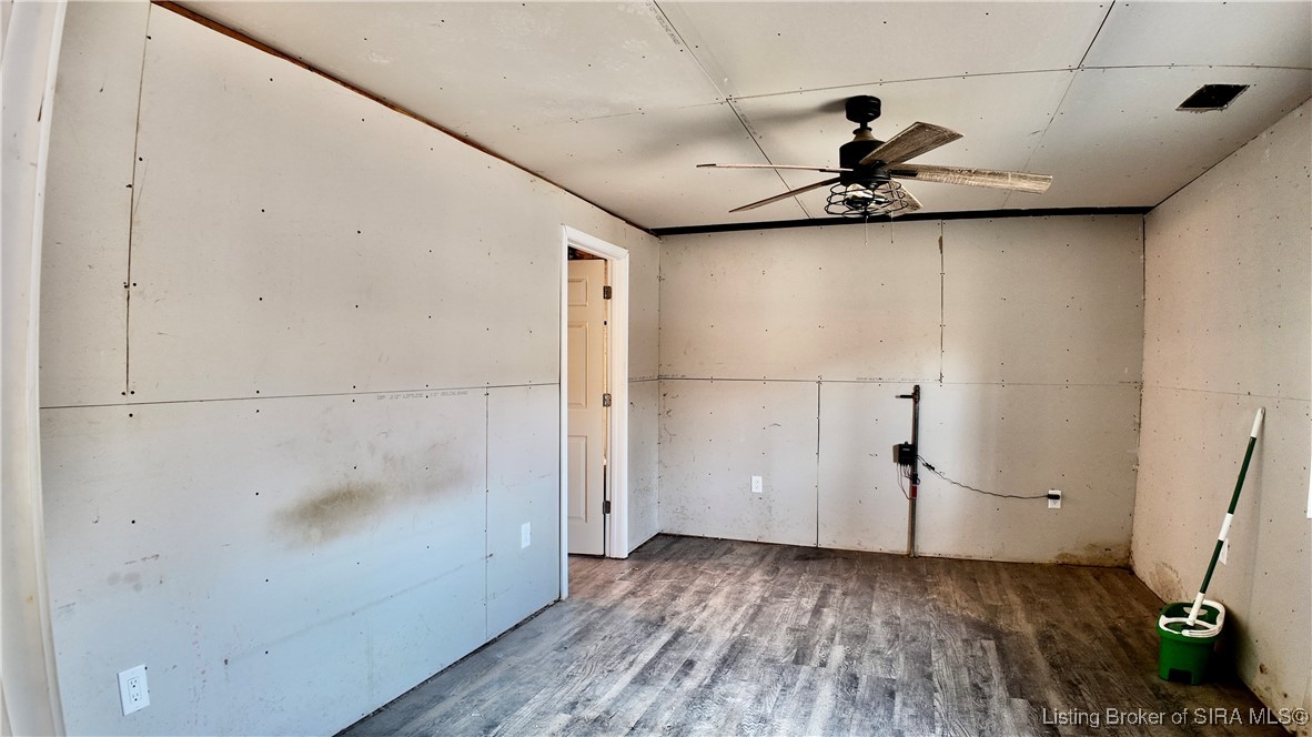 1921 E Sr 250 Property Photo 18