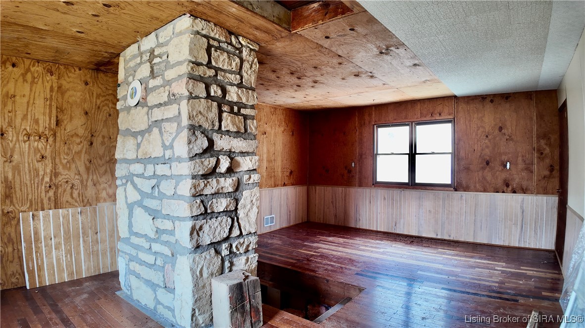 1921 E Sr 250 Property Photo 12