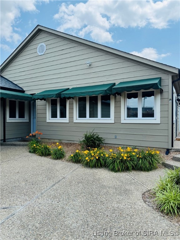 4 Charlestown Court Property Photo 1
