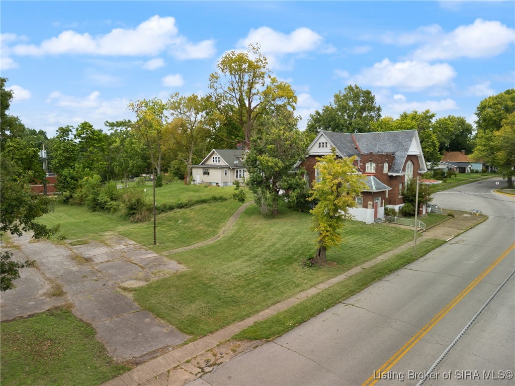 200 W Park Place Property Photo 4
