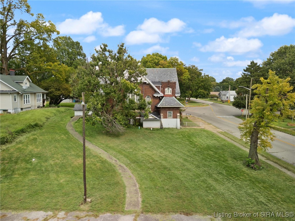 200 W Park Place Property Photo 6