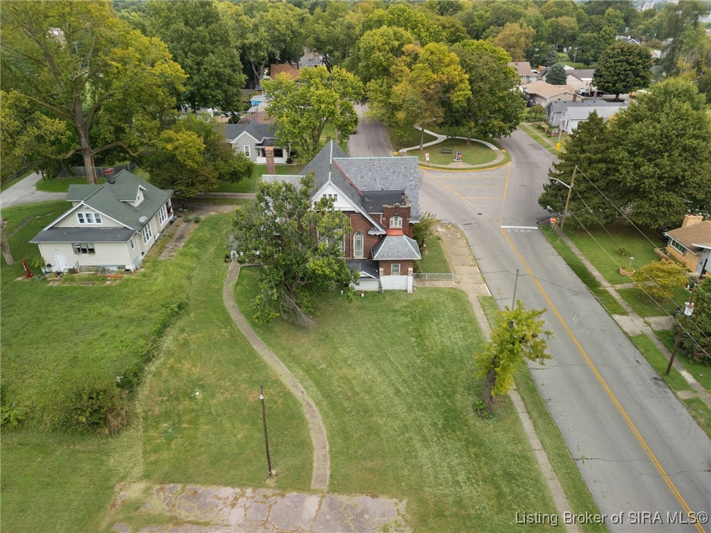 200 W Park Place Property Photo 7