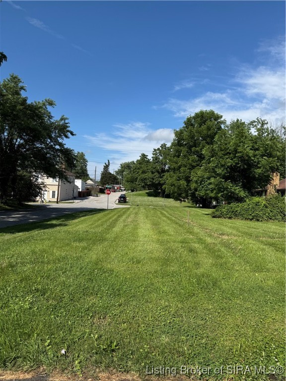 655 7th Street W Property Photo 3