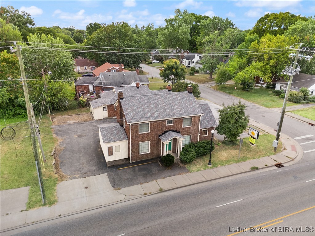 1302 E 10th Street Property Photo 2