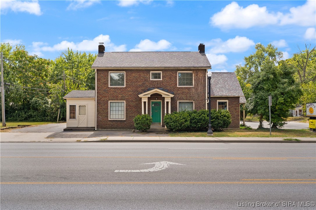 1302 E 10th Street Property Photo 4