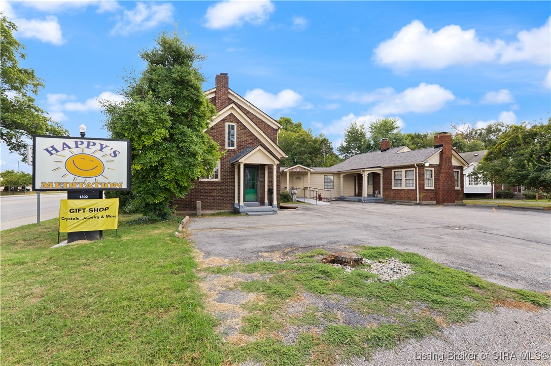 1302 E 10th Street Property Photo 5
