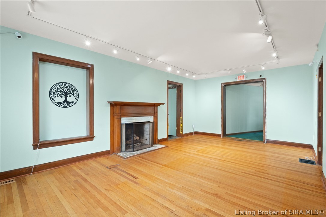 1302 E 10th Street Property Photo 10