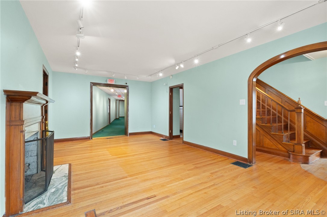 1302 E 10th Street Property Photo 11