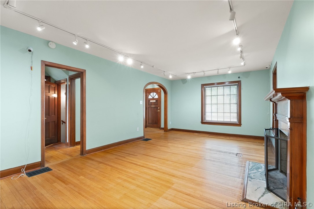 1302 E 10th Street Property Photo 12