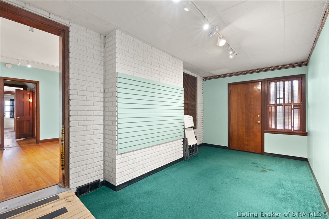 1302 E 10th Street Property Photo 15
