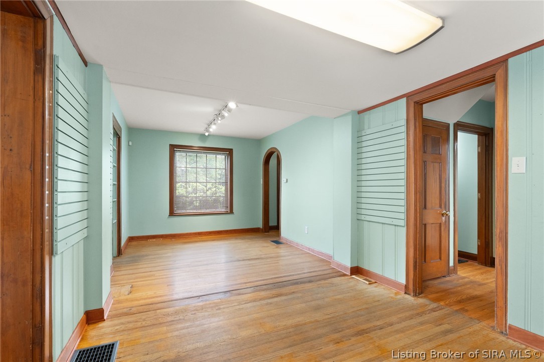 1302 E 10th Street Property Photo 18