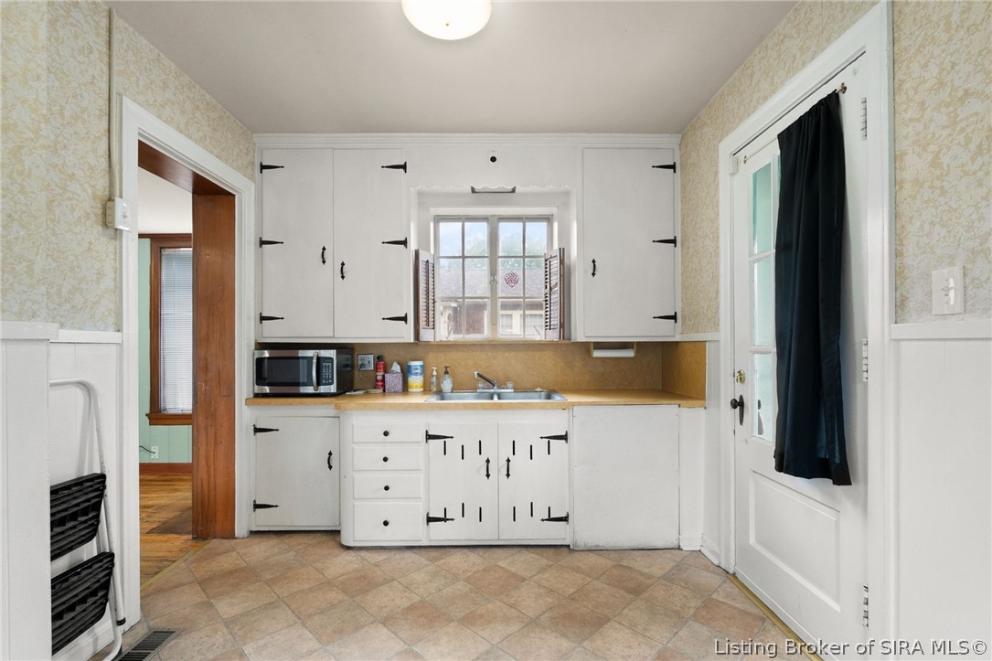1302 E 10th Street Property Photo 24