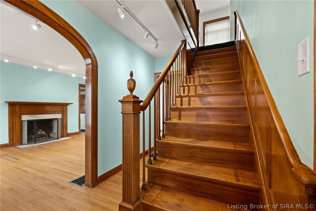 1302 E 10th Street Property Photo 53