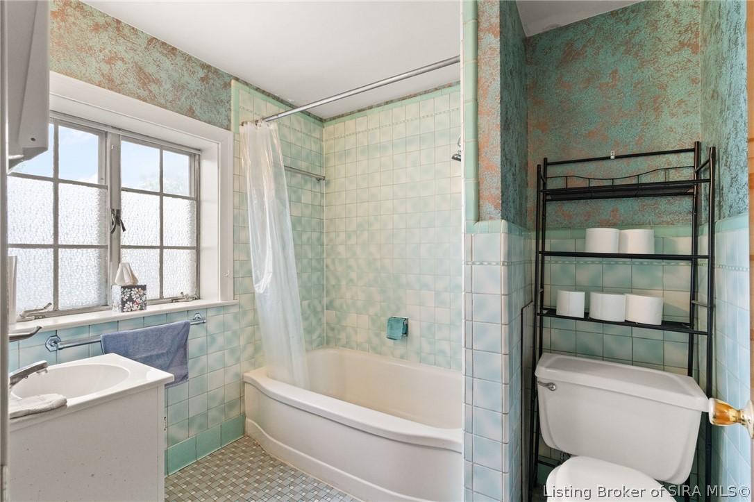 1302 E 10th Street Property Photo 66