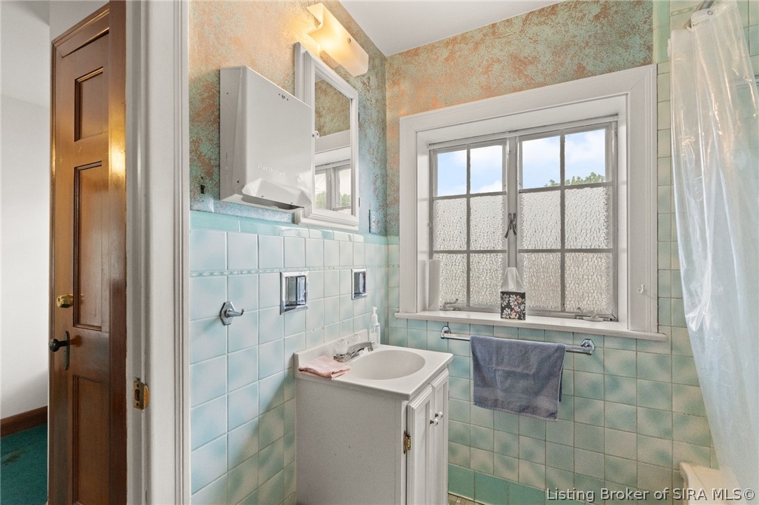 1302 E 10th Street Property Photo 67