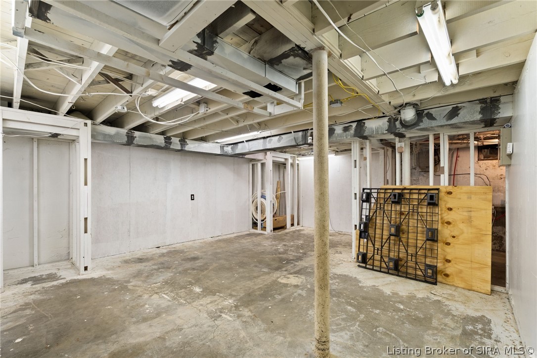 1302 E 10th Street Property Photo 69