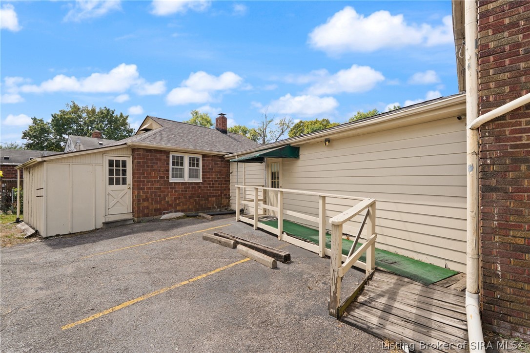 1302 E 10th Street Property Photo 77