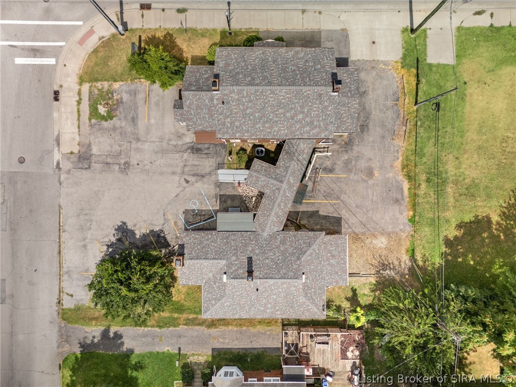 1302 E 10th Street Property Photo 81