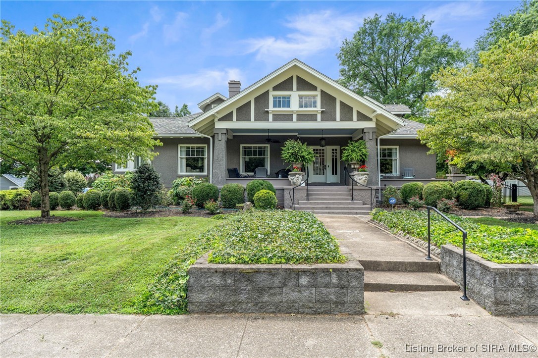 140 E High Street Property Photo 1
