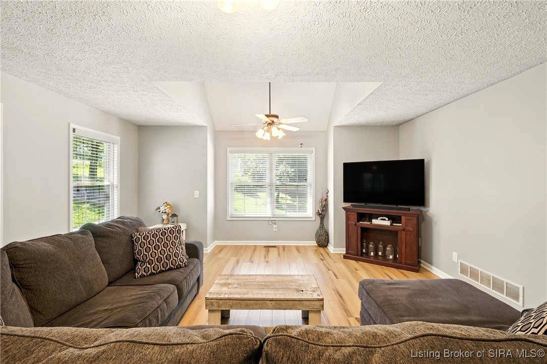 2381 Ridge Crest Drive Ne Property Photo 2