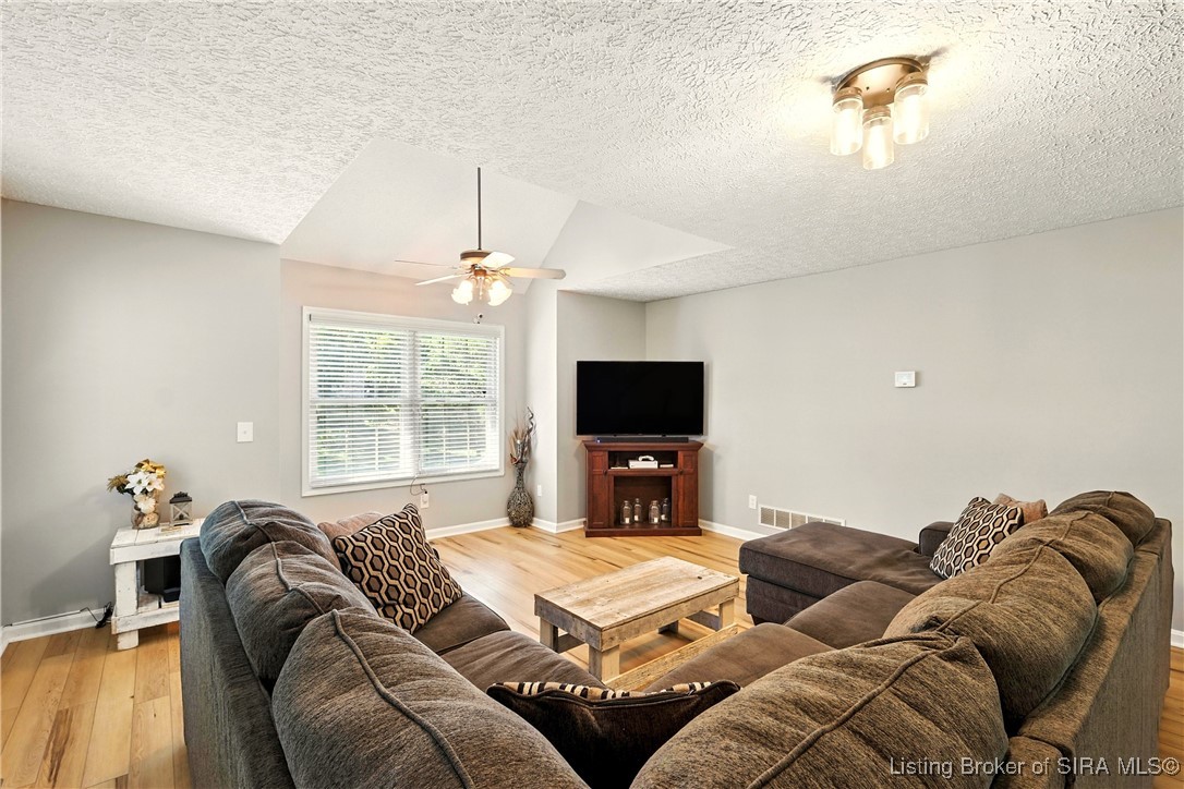 2381 Ridge Crest Drive Ne Property Photo 4