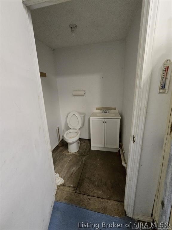 11 W Oak Street Property Photo 5