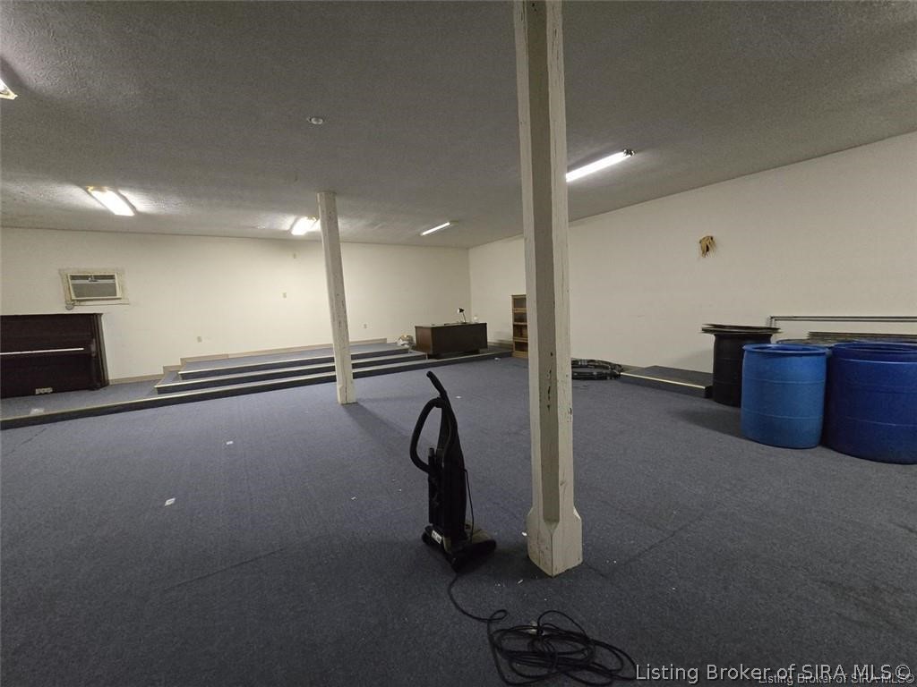 11 W Oak Street Property Photo 10