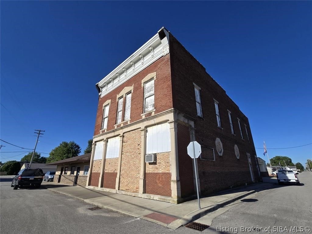 11 W Oak Street Property Photo 13