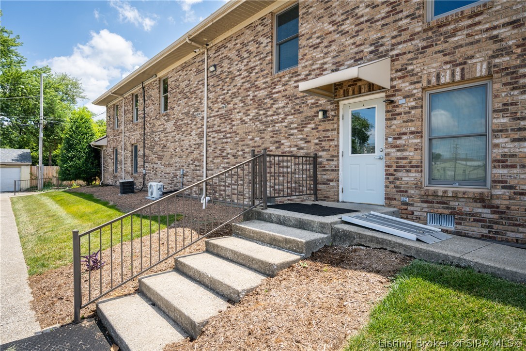 301 E Elm Street Property Photo 10