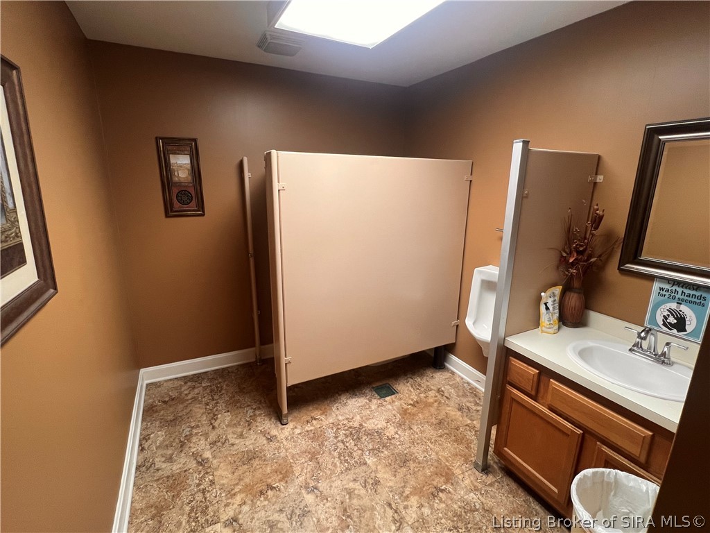 301 E Elm Street Property Photo 49