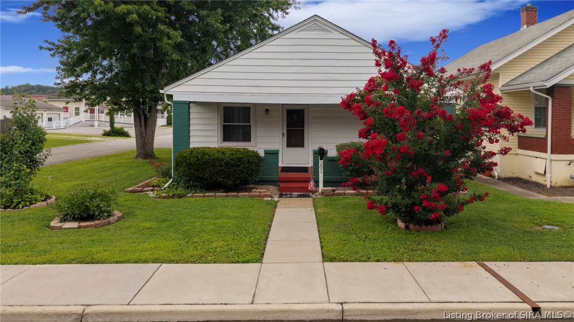 201 Olive Avenue Property Photo 1