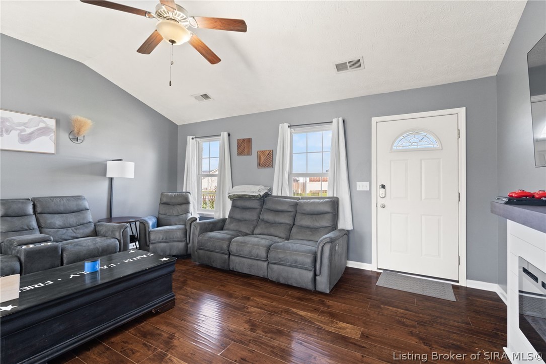 11909 Columbus Parkway Property Photo 4