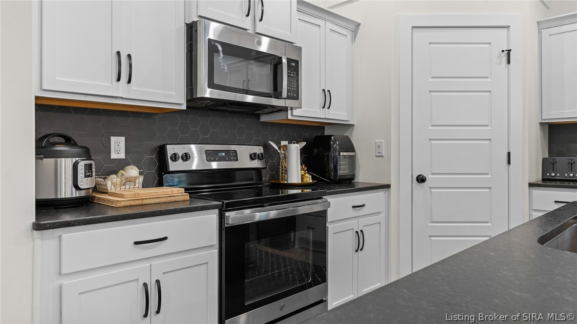 6001 Limestone Creek Drive Property Photo 10