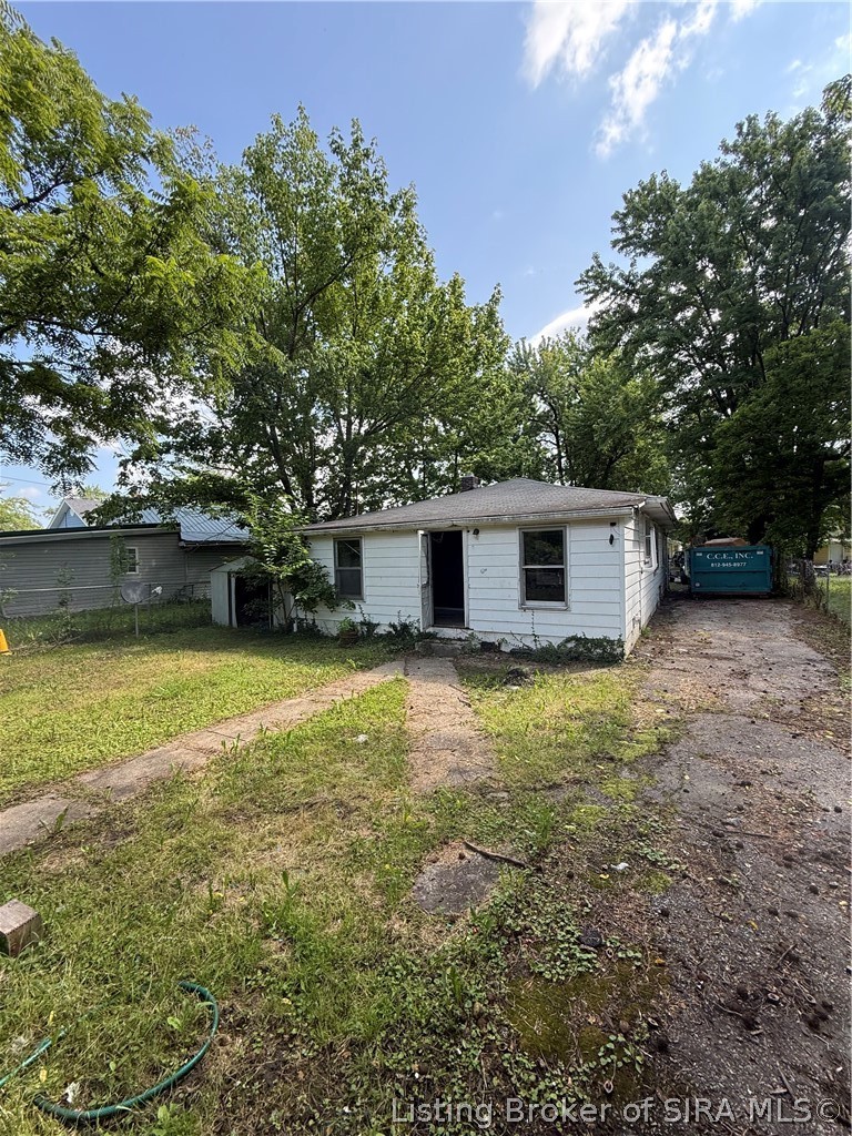 821 W 8th Street Property Photo 1