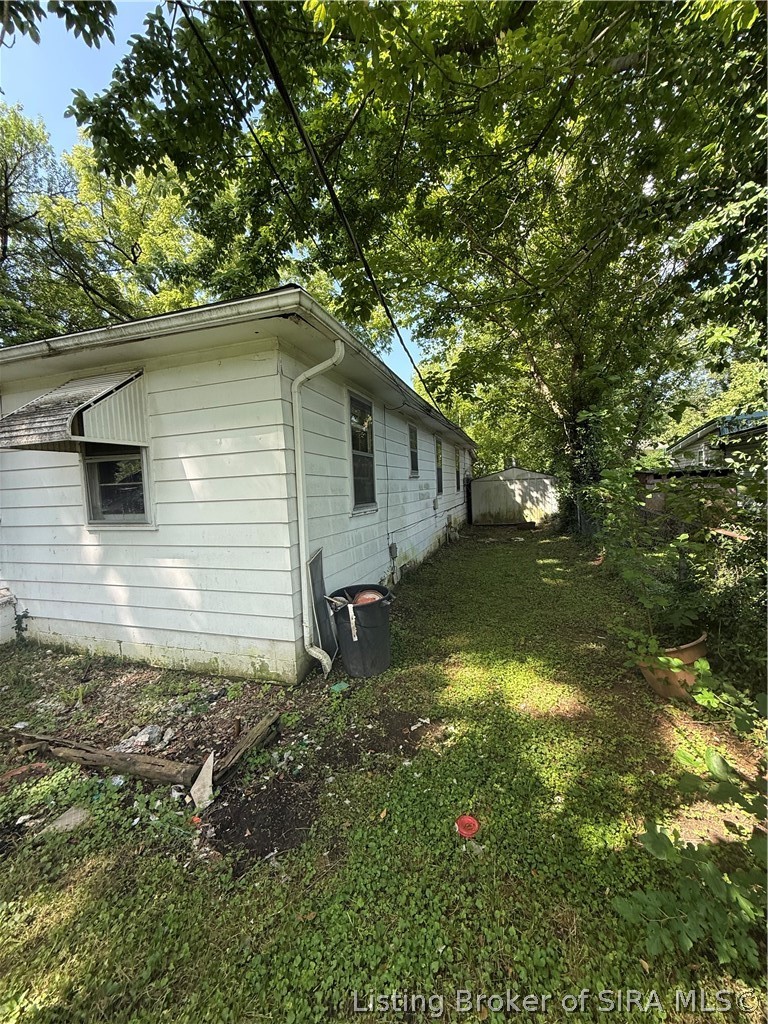 821 W 8th Street Property Photo 2