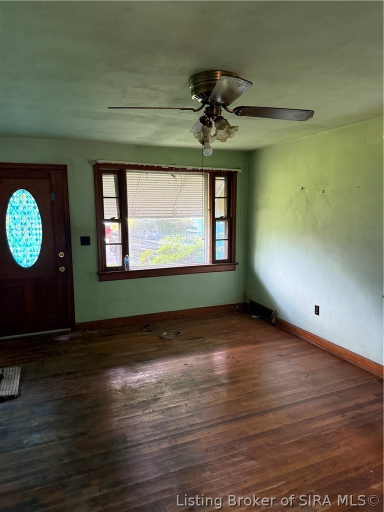 821 W 8th Street Property Photo 4