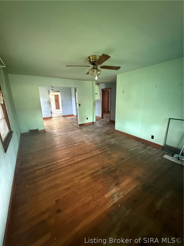 821 W 8th Street Property Photo 5