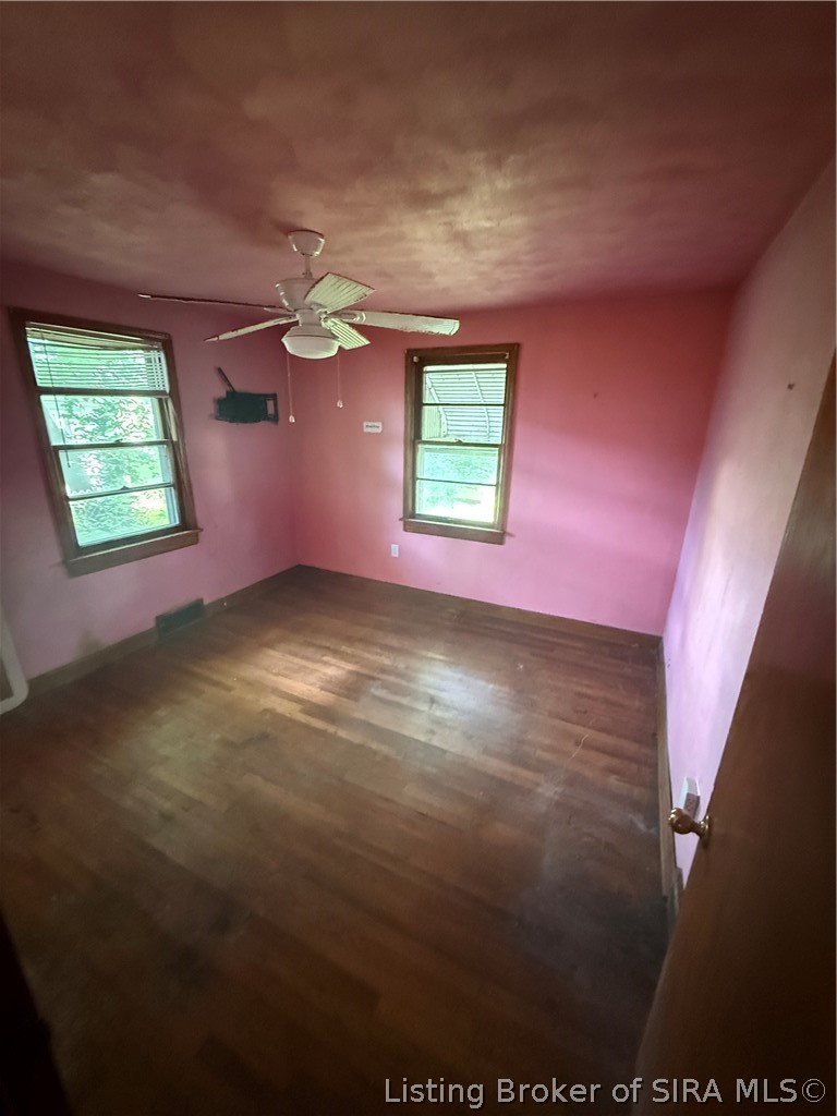 821 W 8th Street Property Photo 8