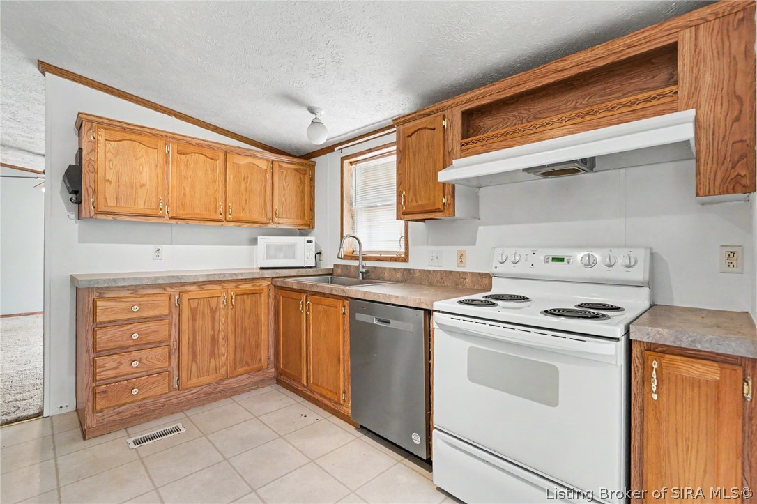 8390 Beech Street Se Property Photo 6