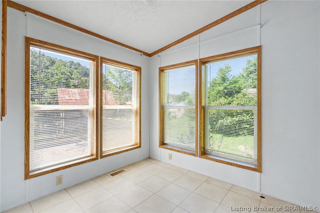 8390 Beech Street Se Property Photo 9