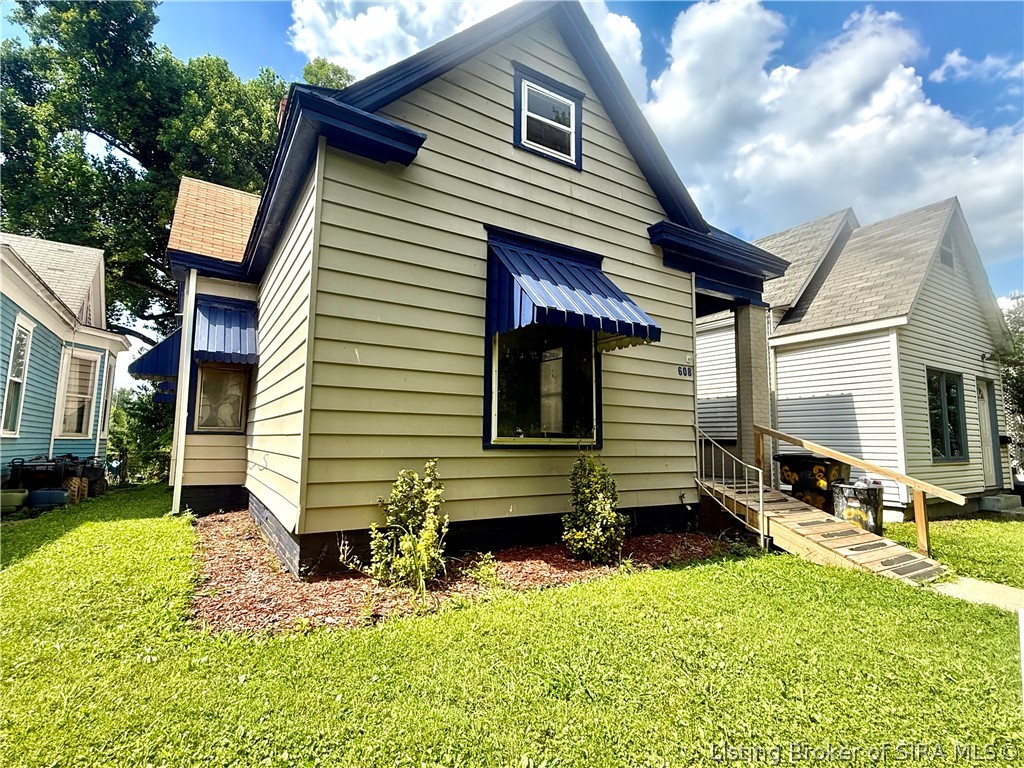 608 W Spring Street Property Photo 1