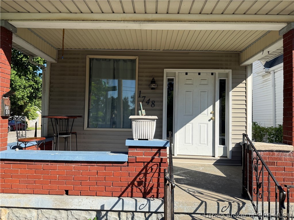1748 E Spring Street Property Photo 4