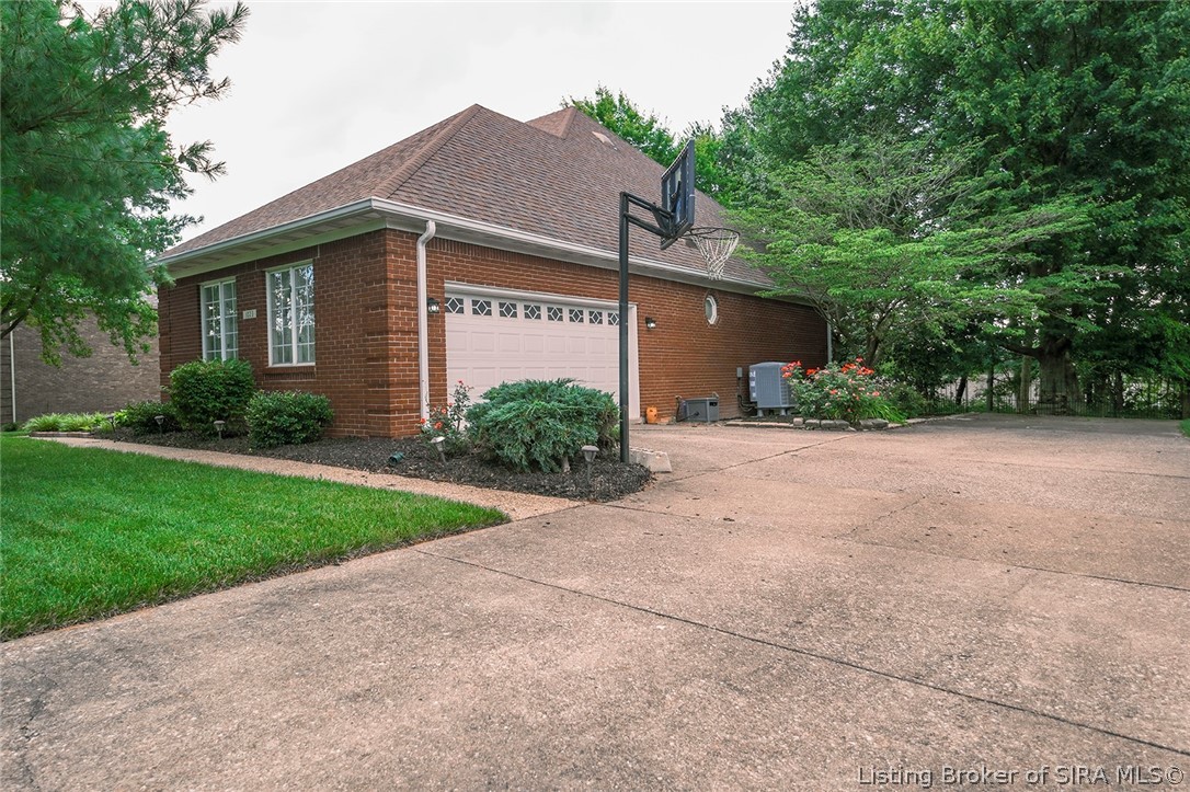 1023 Plum Ridge Drive Property Photo 4